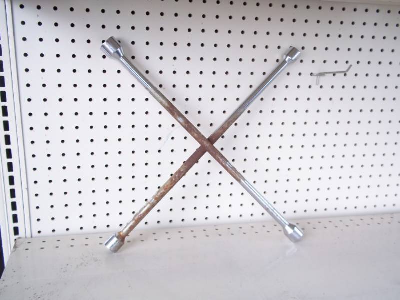 lot 38 image: Wheel Wrench