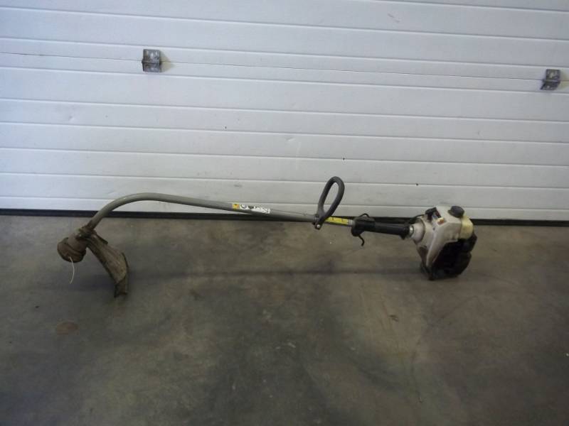 lot 51 image: Ryobi string trimmer, tested and works