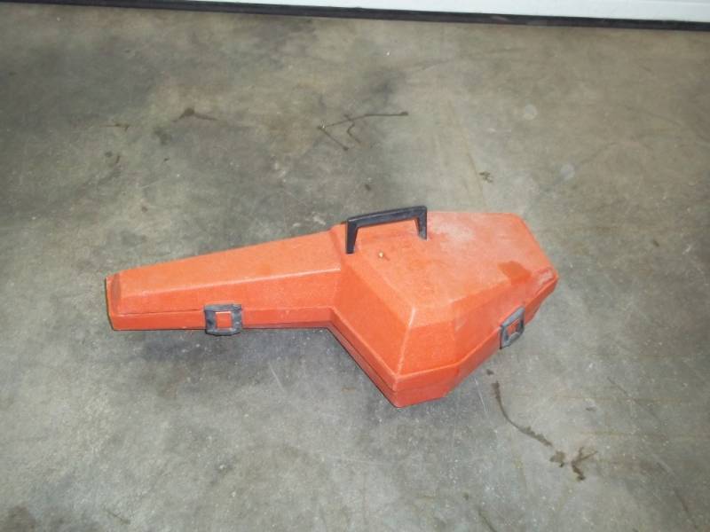 lot 59 image: Chain saw case