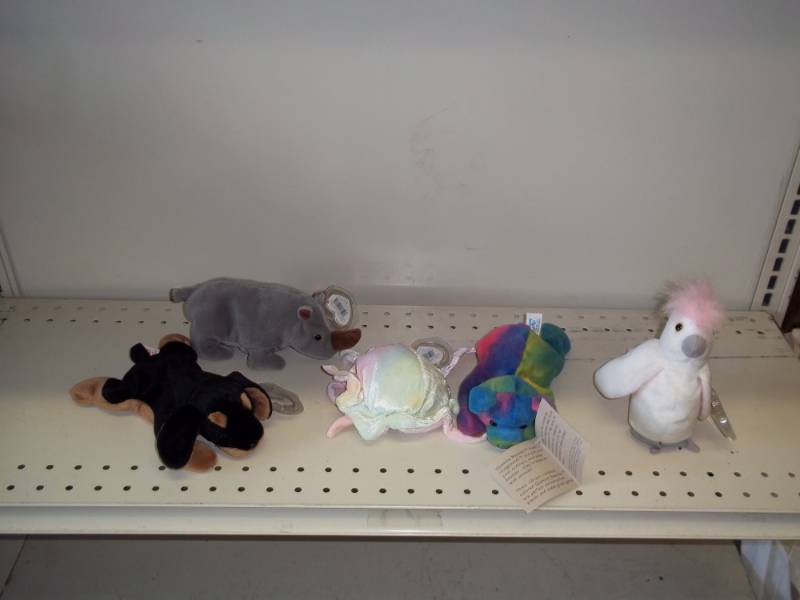 lot 73 image: Beanie Dolls