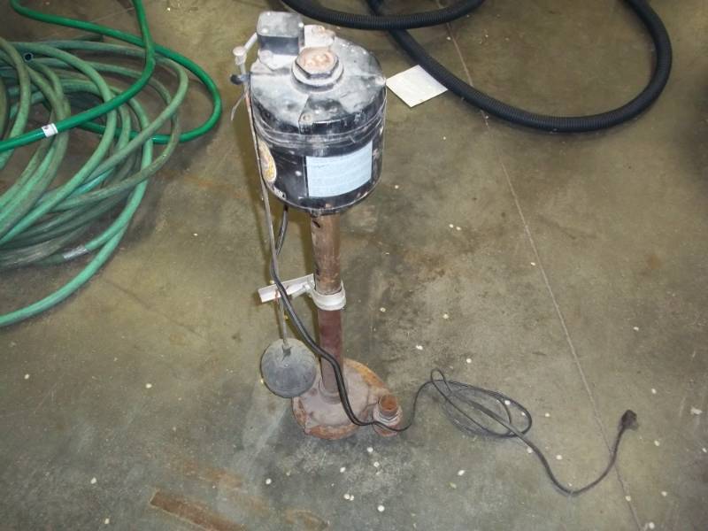 lot 81 image: Sub pump, consignor states works