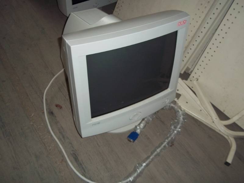 lot 105 image: 19 Multi Scan Color Monitor