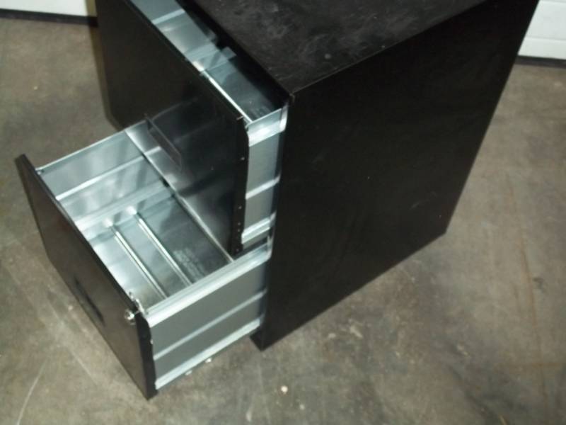 lot 137 image: 2 drawer file cabinet