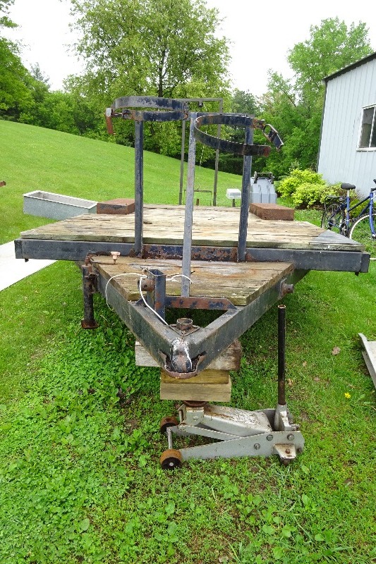 lot 2 image: 14 x 89 Trailer