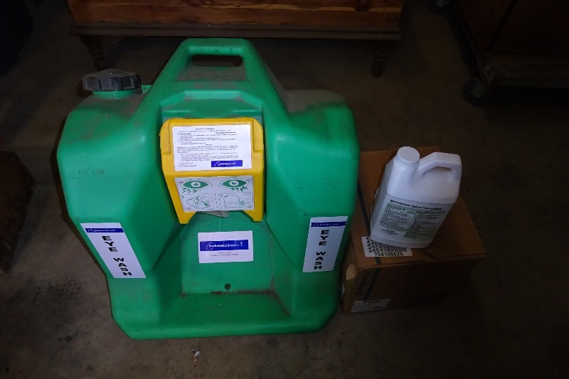 lot 21 image: Eye wash station