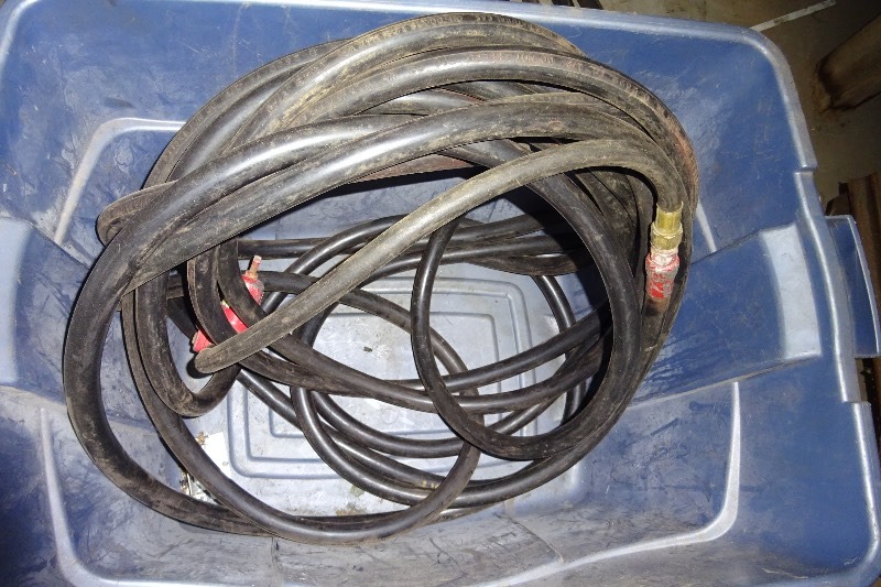 lot 24 image: Natural gas hoses