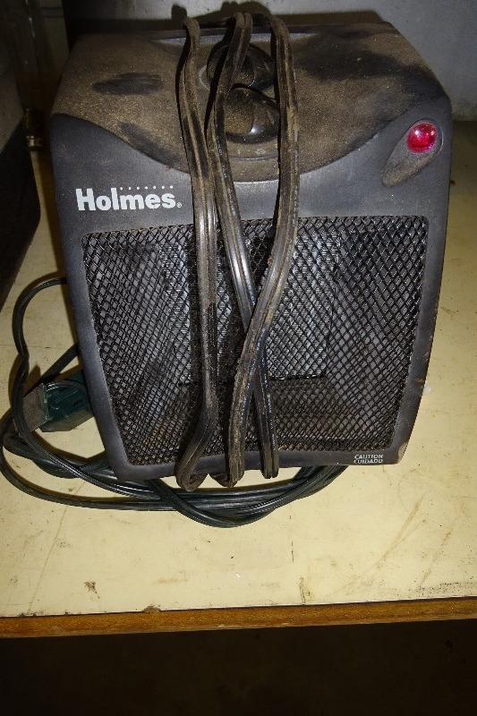 lot 31 image: Holmes heater