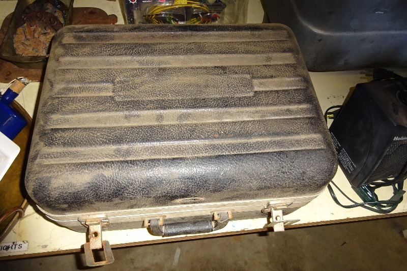 lot 32 image: Old case with keys