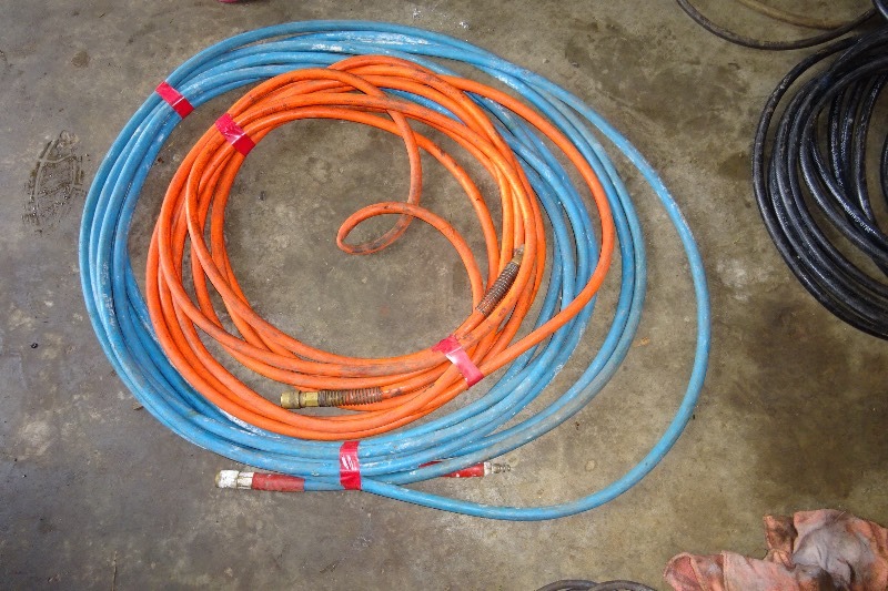 lot 47 image: 2 air hoses