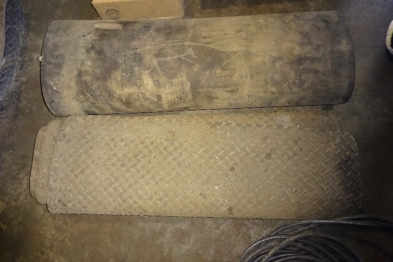 lot 63 image: Rubber floor