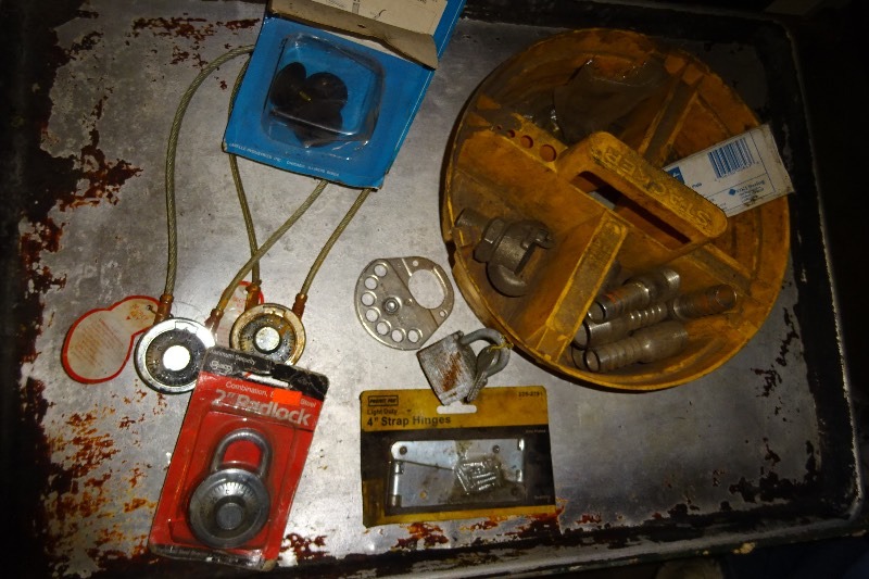 lot 72 image: 2 locks with combination stacker bucket