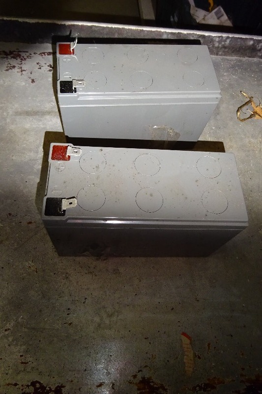 lot 90 image: 2 12 volt rechargeable batteries