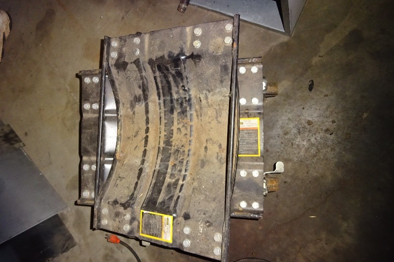 lot 100 image: 4 - 4 wheel carts