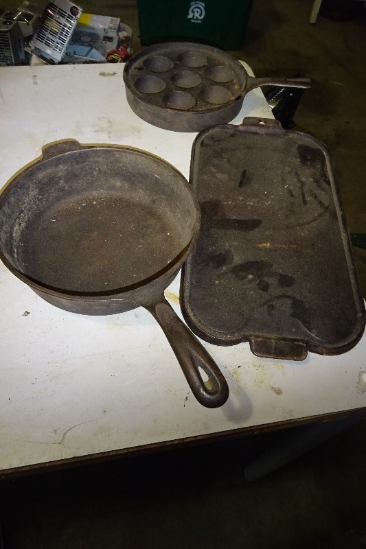 lot 116 image: Cast iron pans