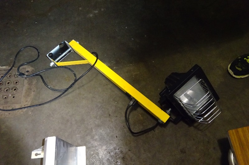 lot 122 image: Dock light