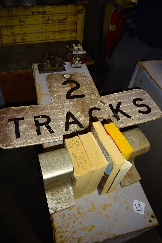 lot 133 image: Lot of railroad items