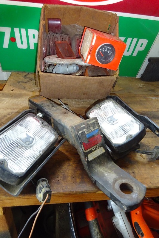 lot 161 image: Fog lights, receiver hitch, lenses