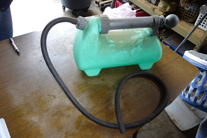 lot 164 image: Suction Pump