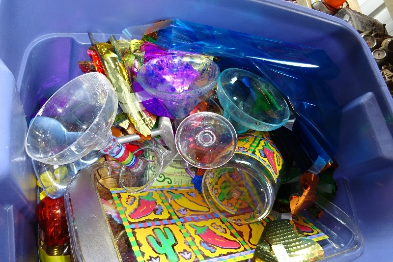 lot 167 image: Bin of party favors
