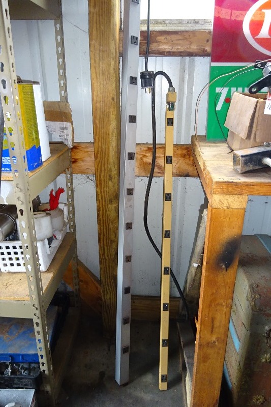 lot 173 image: 2 power strips