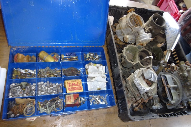 lot 175 image: Rochester, Holly, Ford 2 carter carbs