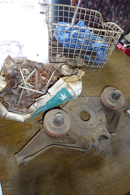 lot 178 image: 40 horse power flat head water pump and valve and rods flat head