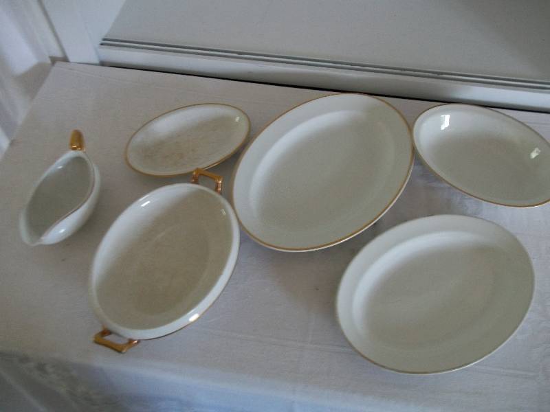 Platter Set with Gravy Boat
