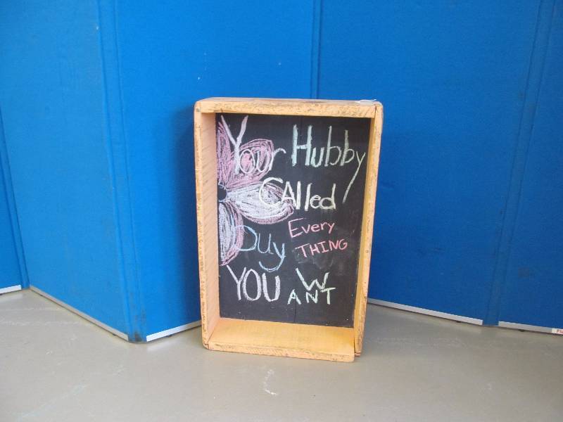 lot 14 image: Chalkboard Crate