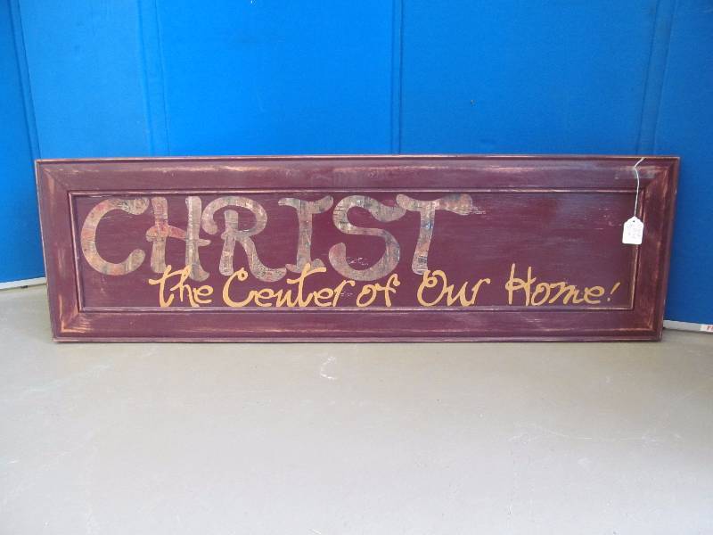lot 16 image: Religious wall dcor