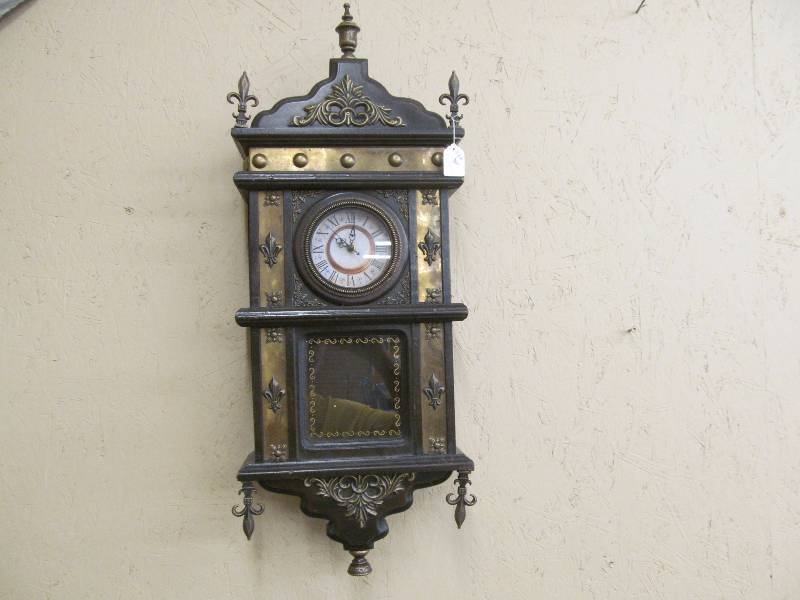 lot 33 image: Wall clock