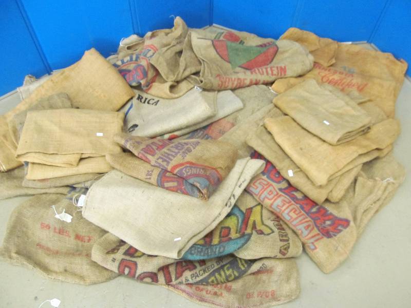 lot 46 image: Burlap