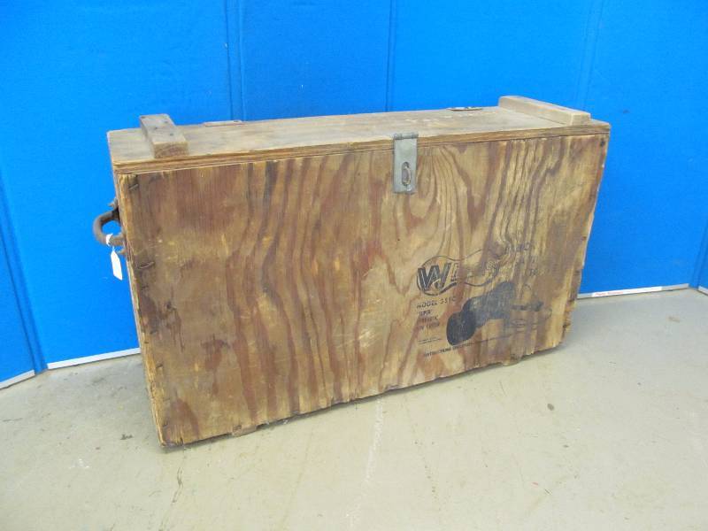 lot 48 image: Crate