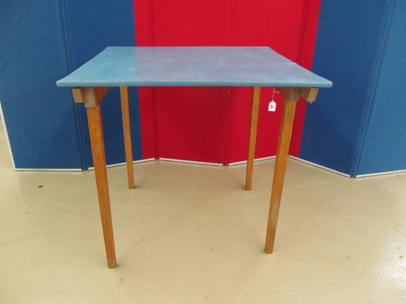 lot 64 image: Antique Table