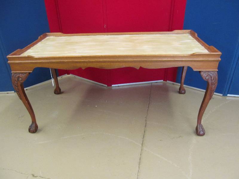 lot 66 image: Vintage coffee table