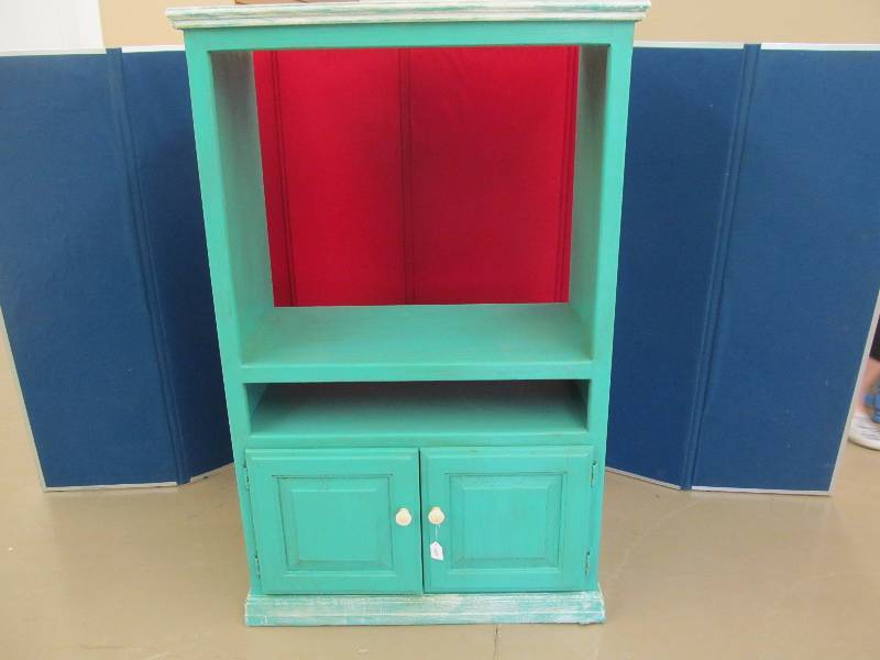lot 70 image: Cabinet