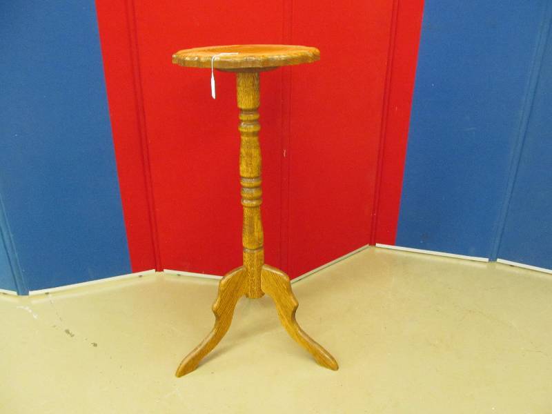 lot 73 image: Plant Stand