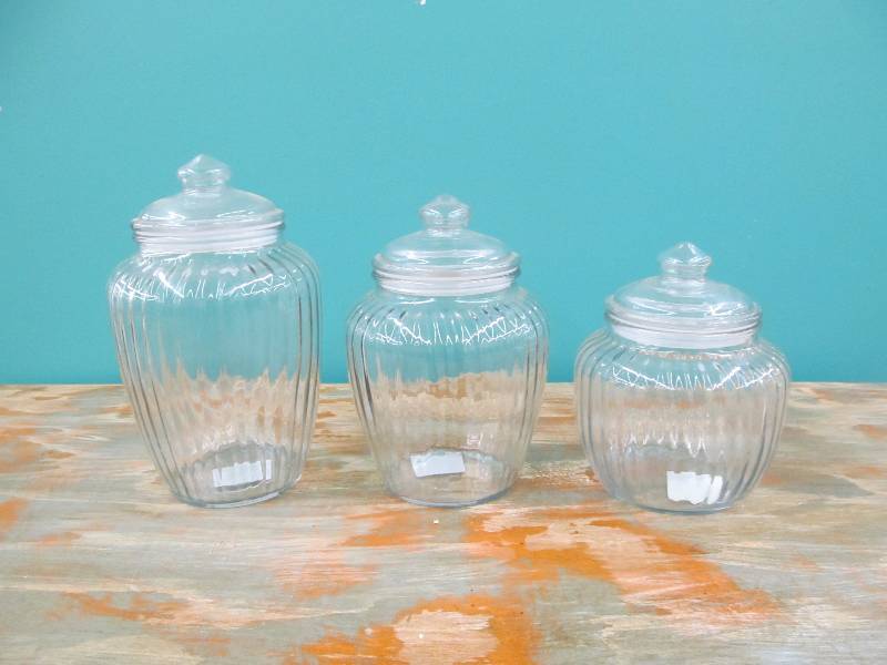 lot 88 image: Canister Set