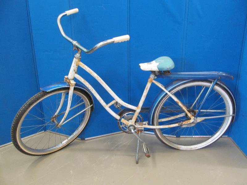 lot 112 image: Vintage Bicycle