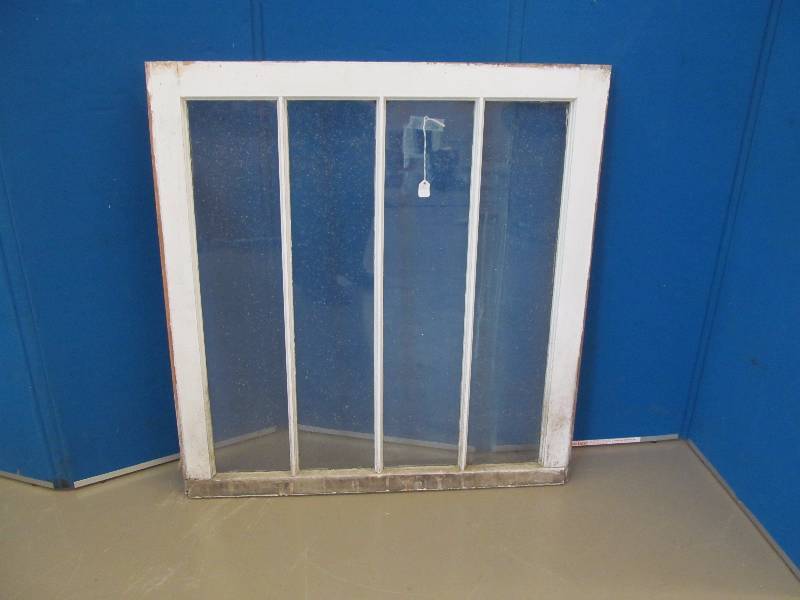 lot 122 image: Vintage Window