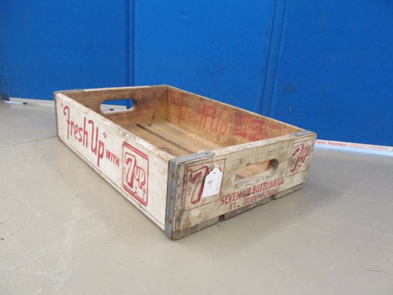 lot 128 image: Crate