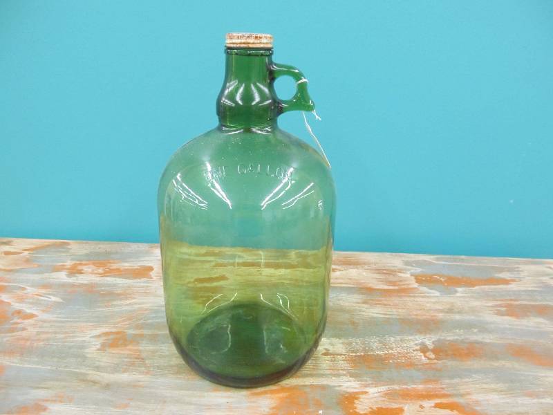 lot 139 image: Vintage Bottle