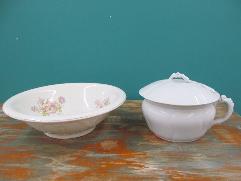 lot 141 image: Dry Sink