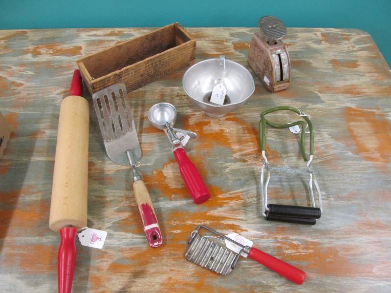 lot 149 image: Vintage Kitchen Supplies
