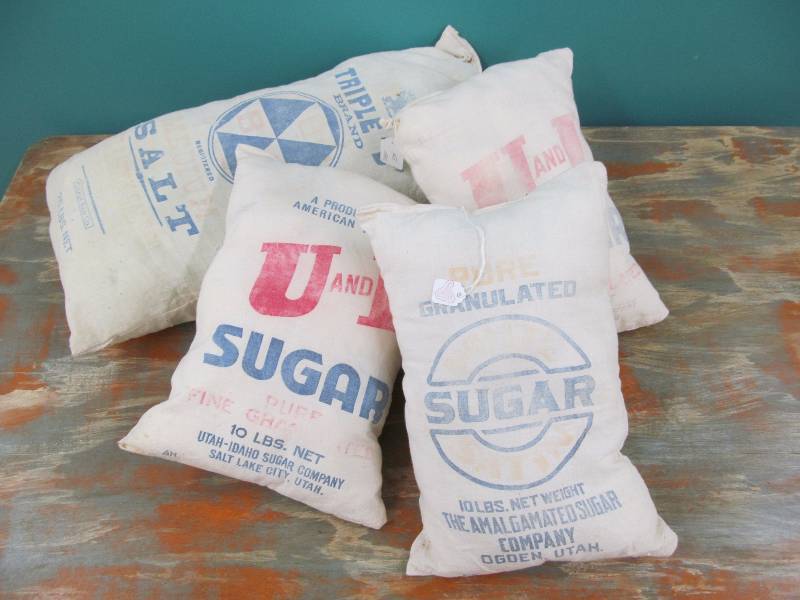 lot 161 image: Bags