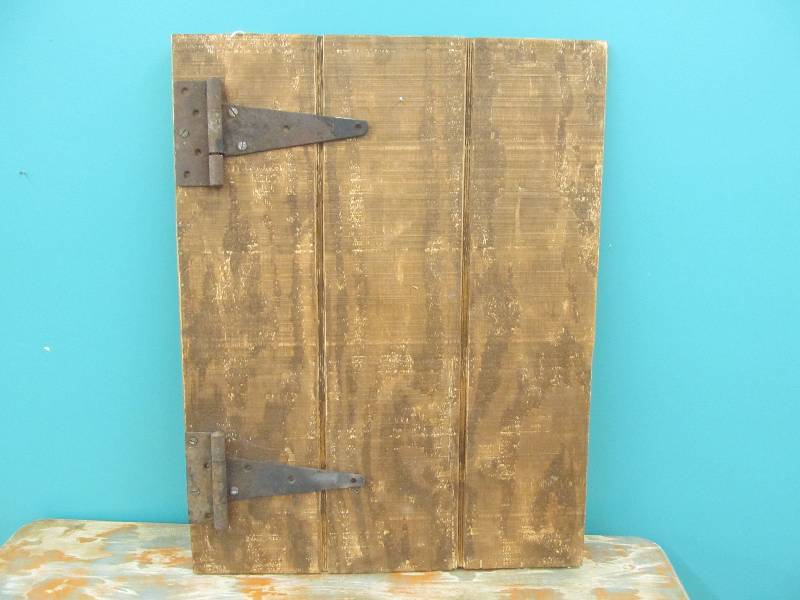 lot 169 image: Wall Dcor