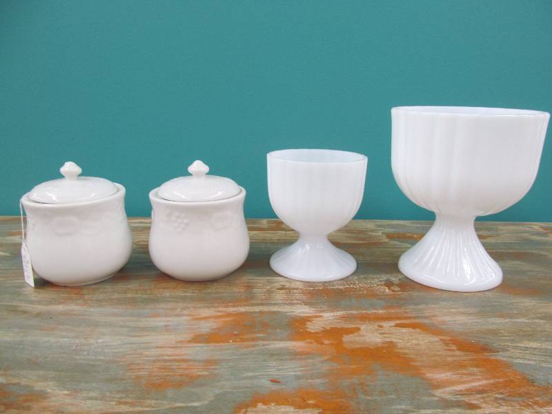 lot 175 image: Vases