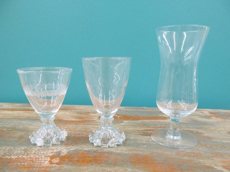 lot 180 image: Glassware