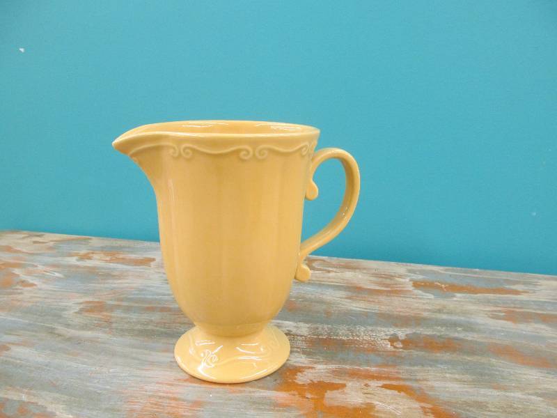 lot 184 image: Pitcher