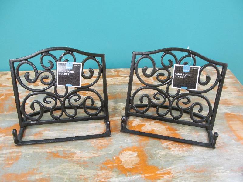lot 186 image: Cookbook Holders