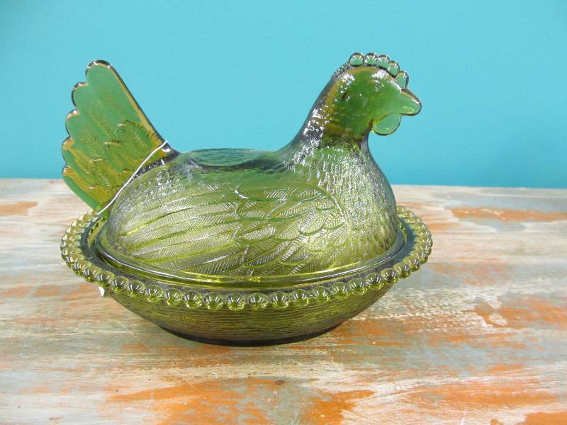 lot 189 image: Hen on a nest